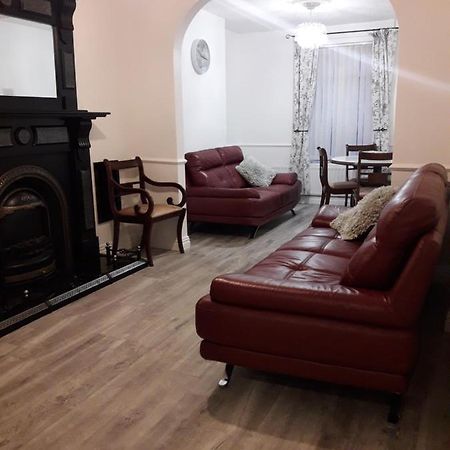 Cosy @ Coleraine Beside Train+Bus Station Appartement Buitenkant foto